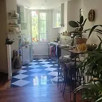 Cosy Parisian Apartment By The Buttes Chaumont
