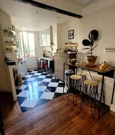 Cosy Parisian By The Buttes Chaumont *
