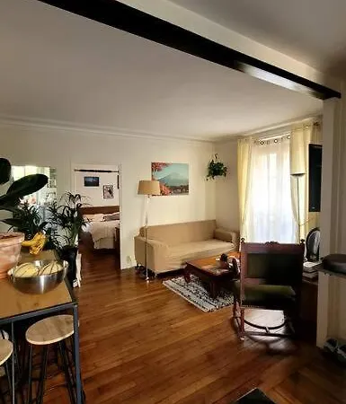 Cosy Parisian By The Buttes Chaumont Parigi